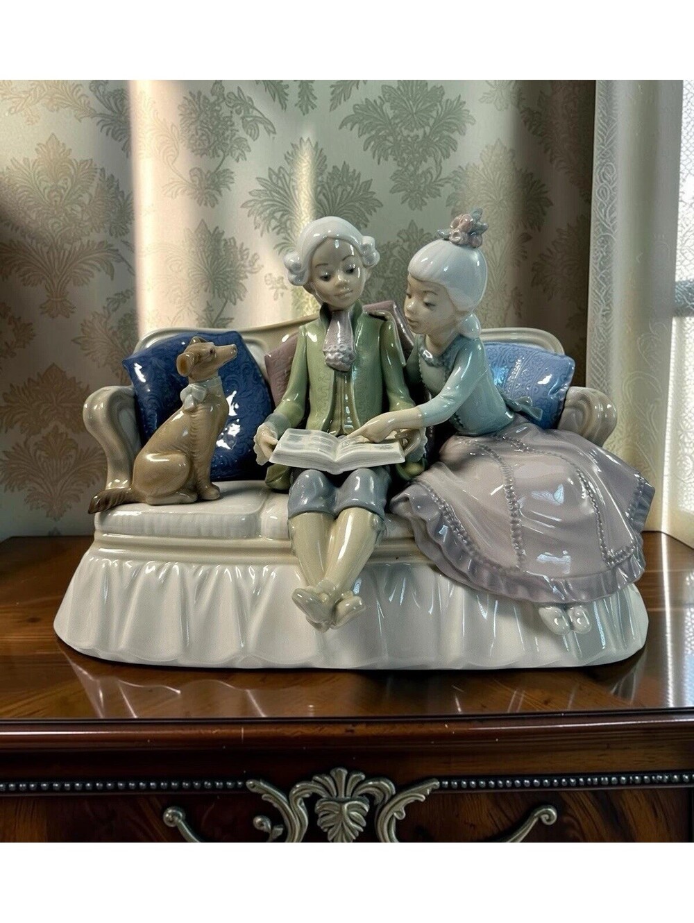 Vintage Lladró "Story Time" Porcelain Figurine #5229 - Retired 1989 Mint